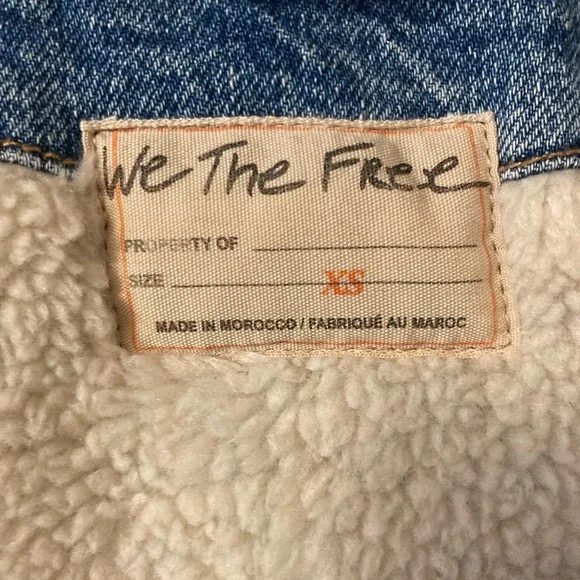 Free People/ We The Free Denim Vest With White Sherpa Lining Size XS - Picture 12 of 12